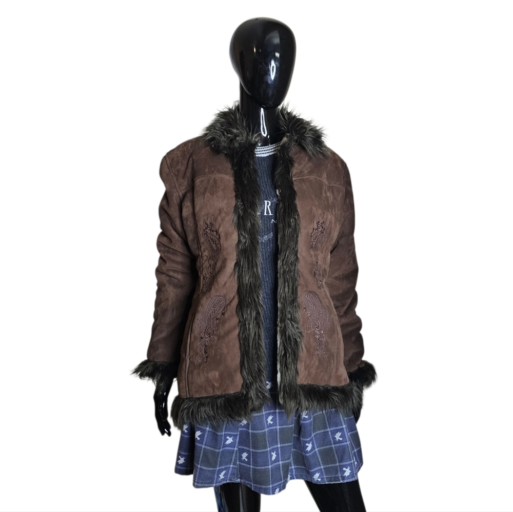 Vintage Oscar Sports Faux Shearling Coat with Faux Fur and Boho Embroidery | M